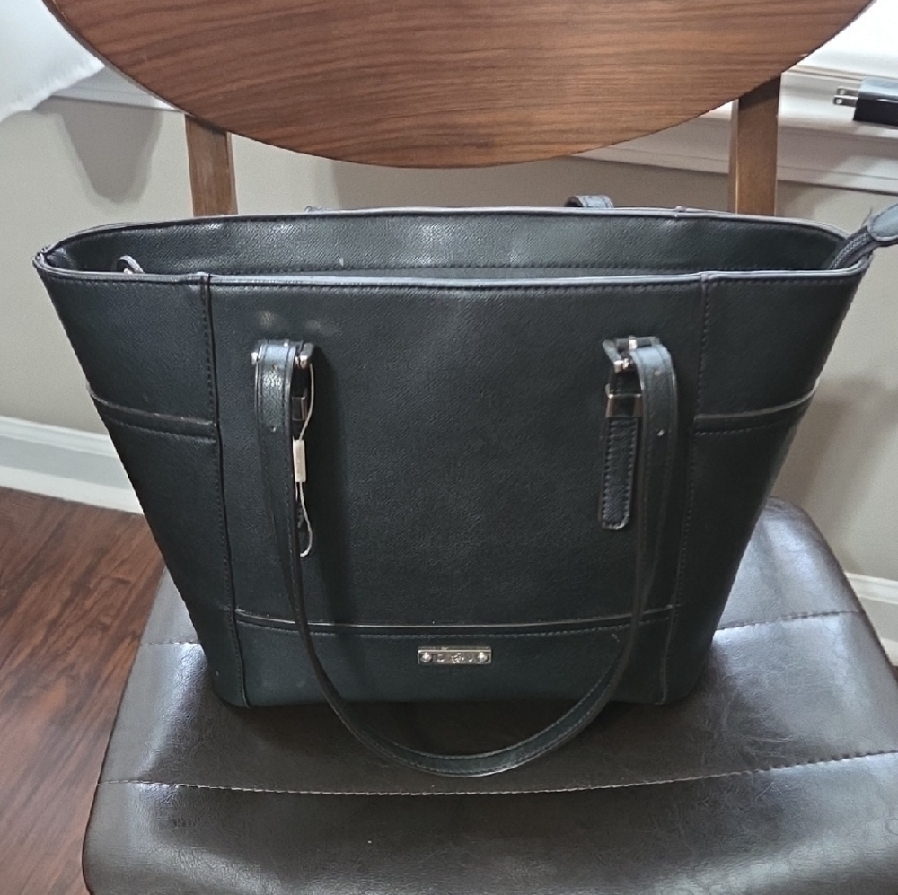 Chic Black Leather Tote Bag